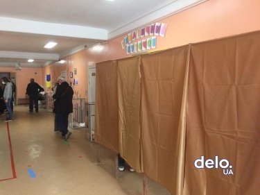 Фото 2 — ОПОРА: явка избирателей на 12:00 составила 13,5%