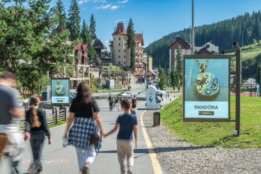 Фото 2 — У Буковелі з’явилась DOOH-мережа від Megapolis+