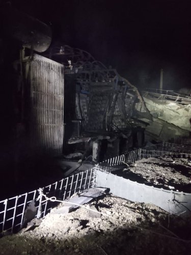 Фото 3 — Росія завдала ударів по залізниці в Харківській області: пошкоджено рухомий склад та будівлю вокзалу (ФОТО)