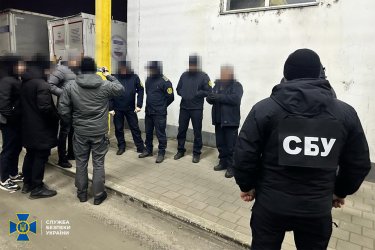 Фото 7 — €1,5 тыс. за проезд: на границе с Венгрией задержали таможенников, требовавших взятки от перевозчиков