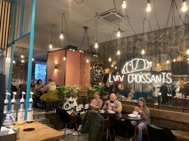 Фото 15 — "Нас интересует весь мир": европейский опыт сети Lviv Croissants, дважды открывавшейся в Польше