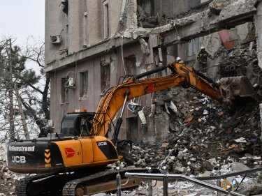 Фото 3 — Обстріл Миколаївської ОДА: кількість загиблих зросла до 24 (ФОТО)