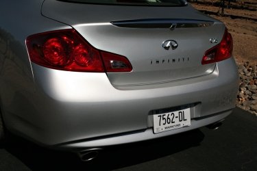 Фото 2 — Infiniti G25: классика в стиле hi-tech