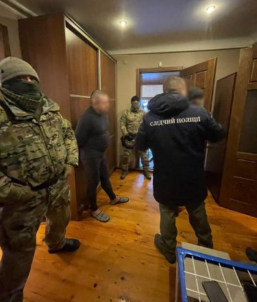 Фото 11 — СБУ задержала в Харькове банду "черных риелторов", которой помогал полицейский: все подробности (ФОТО, ВИДЕО)