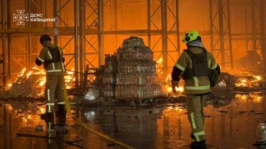 Фото 2 — Росія вдарила по складах мережі АТБ: які наслідки (ФОТО)