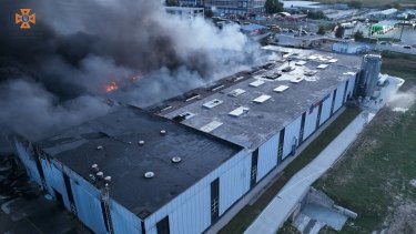 Фото 27 — В Тернополе сгорел завод по производству пенопласта (ФОТО, ВИДЕО)