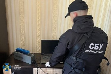 Фото 9 — Распространяли дезинформацию и дестабилизировали ситуацию в Украине: СБУ разоблачила сеть ботоферм (ФОТО)