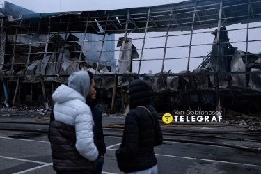 Фото 2 — Росія знищила "Епіцентр" на Почайній у Києві: у торговельний центр влучила балістична ракета (ФОТО, ВІДЕО)