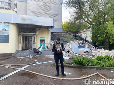Фото 5 — Полиция задержала подозреваемых во взрыве в банке "Пивденный" в Чернигове: под ним нашли тоннель (ФОТО)