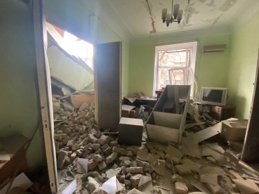 Фото 5 — Армия РФ нанесла удар по центру Херсона