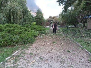 Фото 5 — Россияне в течение суток четыре раза обстреляли из "Ураганов" Бахмут: есть погибшие и раненые