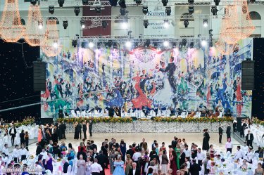 Фото 17 — На первый Пушкинский бал в Киеве ожидают бизнесменов из "Газпрома"