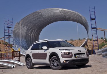 Фото 2 — Тест-драйв Citroen Cactus: Любить нельзя ненавидеть