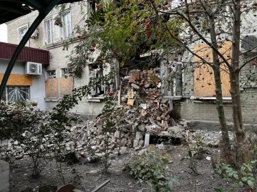 Фото 2 — Россияне ударили по центру Покровска: один человек погиб, больше десяти ранены