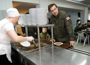 Фото 2 — Михаил Саакашвили вернулся в армию