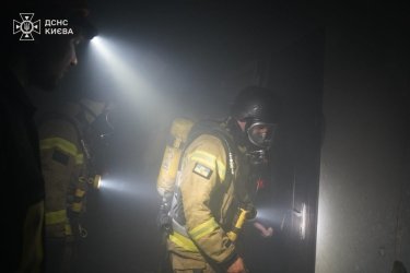 Фото 5 — Обстріл Києва: закрили станцію метро "Лук’янівська" та обмежили рух на червоній лінії (ФОТО)