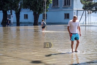 Фото 24 — Одессу накрыл мощнейший ливень, затопив основные магистрали (ФОТО, ВИДЕО)