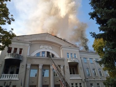 Фото 2 — Россияне обстреляли жилые дома и элеватор в Донецкой области. Есть пострадавшие