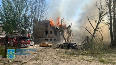 Фото 6 — Россия ударила ракетой по медучреждению в Днепре. Двое людей погибли, есть пострадавшие (ФОТО/ВИДЕО)