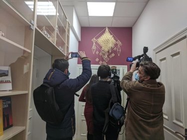 Фото 3 — Обыск в Музее Революции Достоинства: сотрудников подозревают в финансовых махинациях
