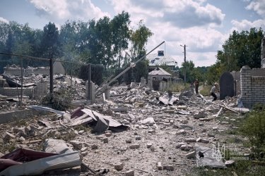 Фото 3 — Ракетный обстрел окраины Краматорска: уничтожены два дома, есть погибший и раненые (ФОТО, ВИДЕО)