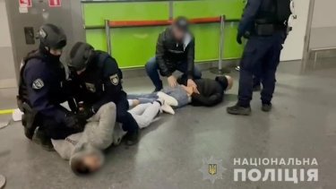Фото 3 — В "Борисполе" задержали иранцев, выманивших в Киев блогершу и обобравших на $1,5 млн