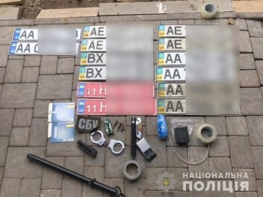 Фото 6 — На Киевщине "оборотни в погонах" похищали айтишников и вымогали у них деньги (ФОТО, ВИДЕО)