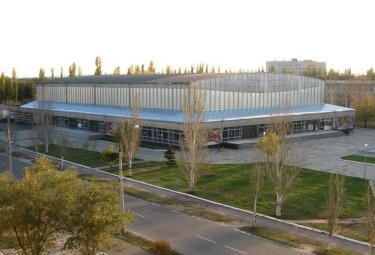 Фото 2 — Оккупанты уничтожили Ледовый дворец в Северодонецке