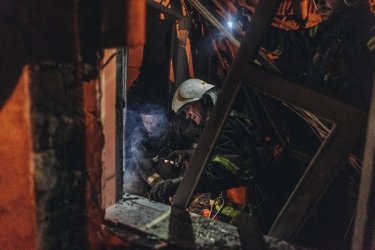 Фото 9 — Оккупанты обстреляли центр Бахмута: семь человек погибли, шестеро ранены (ФОТО)