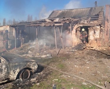 Фото 2 — Враг атаковал Никопольский район из тяжелой артиллерии и БПЛА, повреждены частные дома (ФОТО)