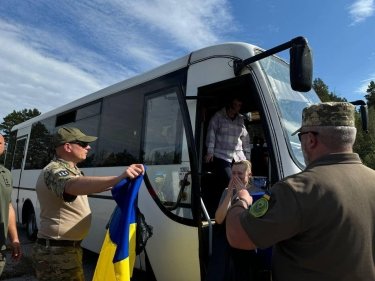 Фото 5 — Обмен пленными: удалось вернуть еще 49 украинцев и украинок