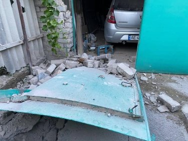 Фото 2 — Российские войска за ночь обстреляли два района Днепропетровской области