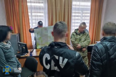 Фото 4 — СБУ піймала чернігівського прикордонника на спробі "злити" ФСБ інформацію про охорону кордону (ФОТО)