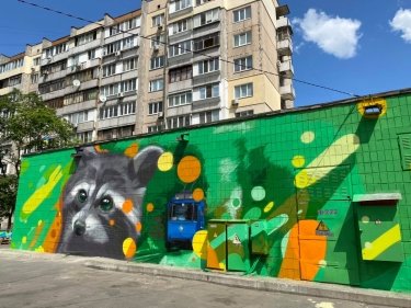 240 метровый четырехсторонний мурал на Геров Сталинграда на здании старой трансформаторной