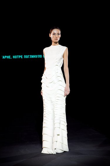 Фото 10 — Ольга Громова объяснила, зачем сожгла на глазах у публики сделанную с помощью лазера коллекцию (ФОТО)