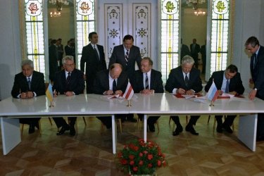 Фото 2 — Не можемо повторити: які рішення української влади за роки незалежності грали на руку Кремлю