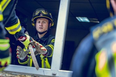 Фото 4 — В Сумах завершили разбор завалов училища после ракетного удара РФ: сколько погибших (ФОТО)