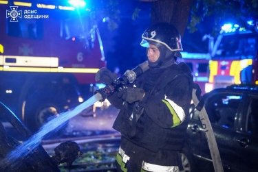 Фото 6 — Атака на Одесу: пошкоджено одне з відділень Ощадбанку (ФОТО)