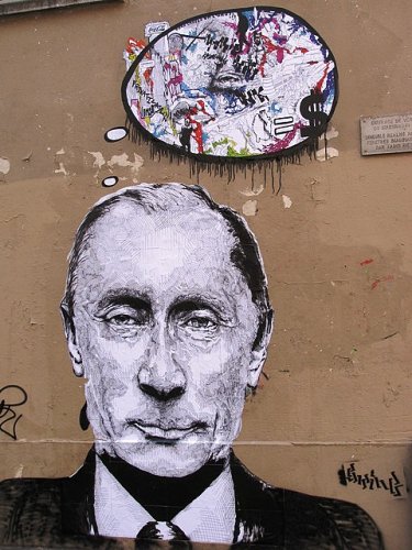 Фото 24 — Как рисуют Путина граффитчики на стенах домов и заборов Европы (фото)