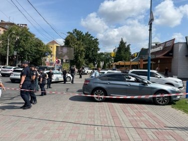 Фото 4 — Стрілянина у McDonald's в Черкасах: є поранений, персонал та відвідувачів евакуювали (ФОТО)
