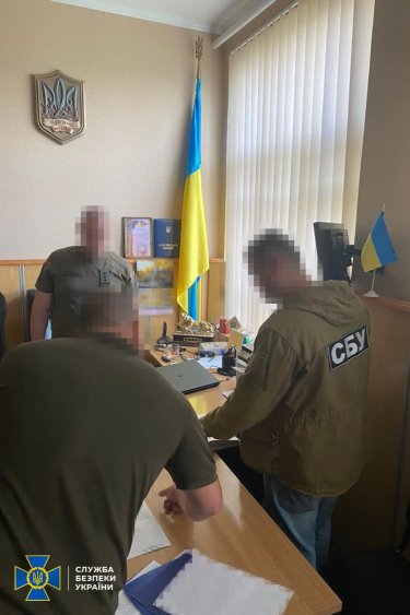 Фото 3 — На Черниговщине глава ЦНАПа "заработала" на военнообязанных миллионы гривен