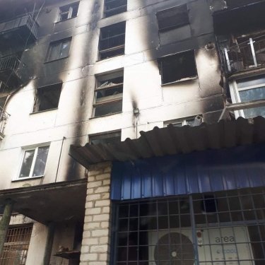 Фото 10 — На Луганщині росіяни зруйнували понад 60 будинків, горять цілі вулиці, — Гайдай