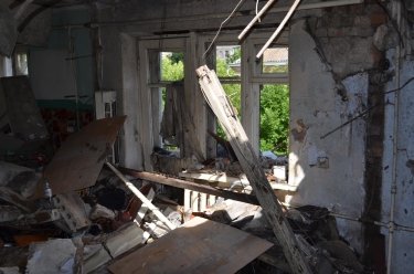 Фото 7 — Війська РФ обстріляли Миколаїв з "Урагану": снаряд "прошив" житловий будинок, є постраждалі