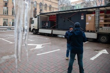 Фото 2 — Енергетична підтримка для Києва: Польща передала місту генераторів на майже 2 млн євро