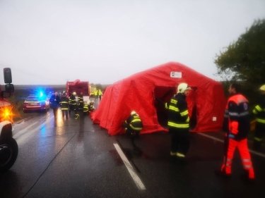 Фото 7 — Жуткое ДТП в Словакии: в аварии погибли 13 человек (ФОТО, ВИДЕО)