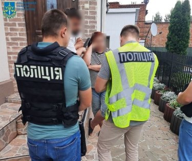 Фото 6 — В Хмельницком "накрыли" мошеннический колл-центр, воровавший криптовалюту у жителей Канады (ФОТО, ВИДЕО)