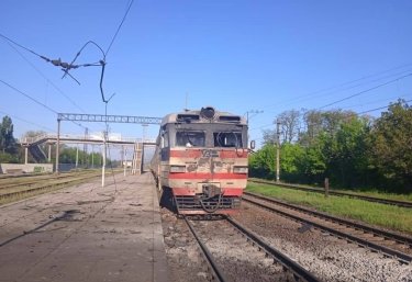 Фото 5 — Российская армия ударила дроном по поезду: есть раненые среди пассажиров (ФОТО)