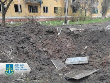 Фото 12 — В Славянске в результате ракетного обстрела частично разрушена пятиэтажка: погибло восемь человек (ФОТО, ВИДЕО)