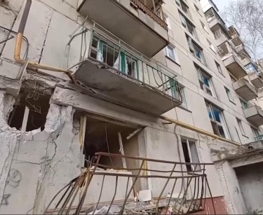 Фото 8 — Войска РФ усиленно обстреливают агломерацию Северодонецка: повреждено более 20 зданий, есть погибшие (ФОТО)