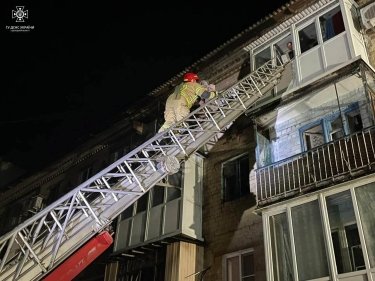 Фото 2 — Ракетний удар по багатоповерхівці на Донеччині, вибухи у Кривому Розі, підрив авто на Харківщині: ситуація у регіонах